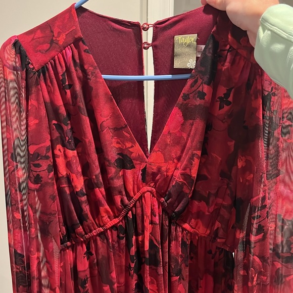 Dress - Picture 4 of 8